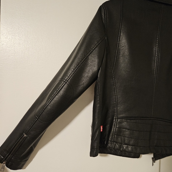 Levi's Women's Classic Faux Leather Asymmetrical Moto Jacket - Picture 5 of 16